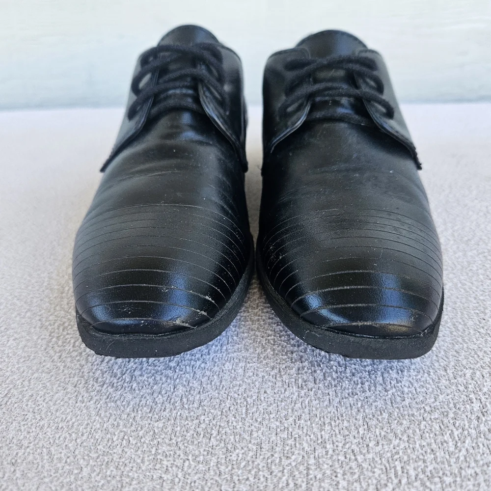 Kenneth Cole Straight Line Dress Oxford Shoe Black Youth SZ 1.5 Formal Tie